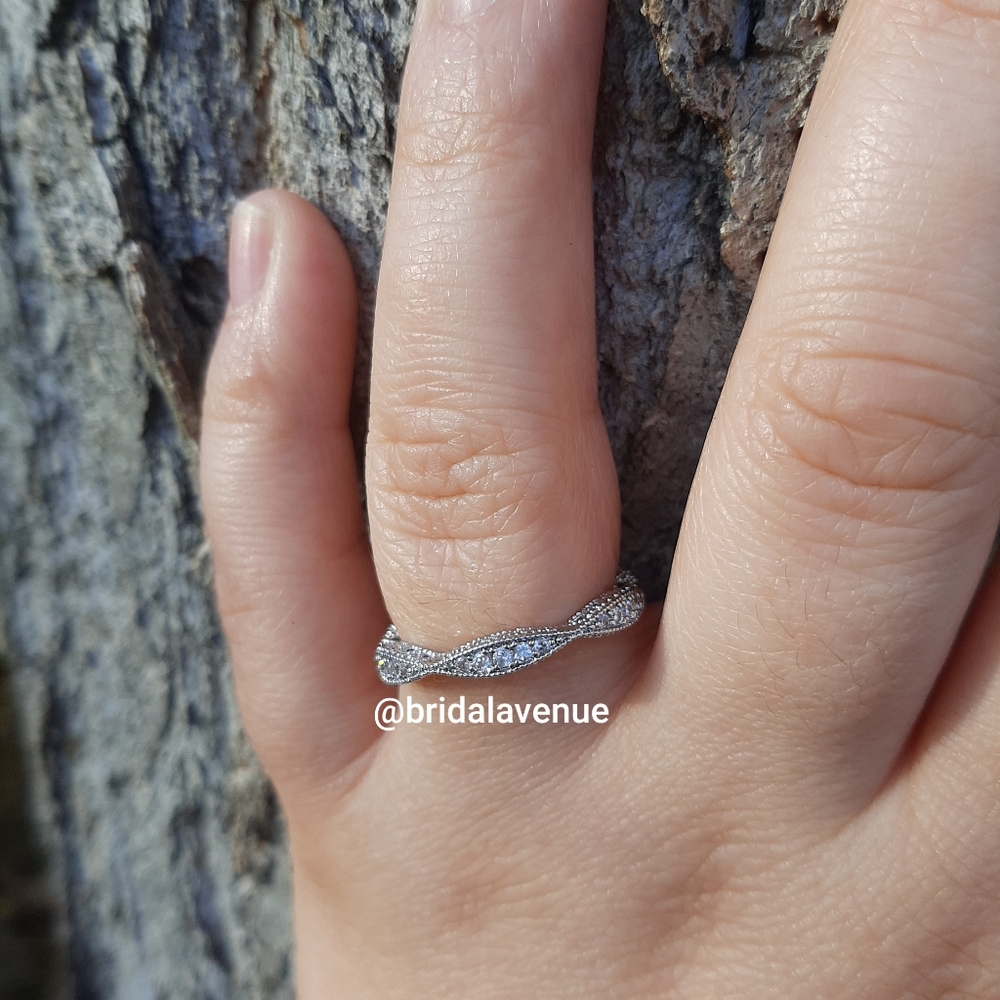 New Silver Elegance Ring - Picture 5 of 8